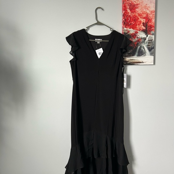 Elegant Black Ruffle Dress - Picture 1 of 2